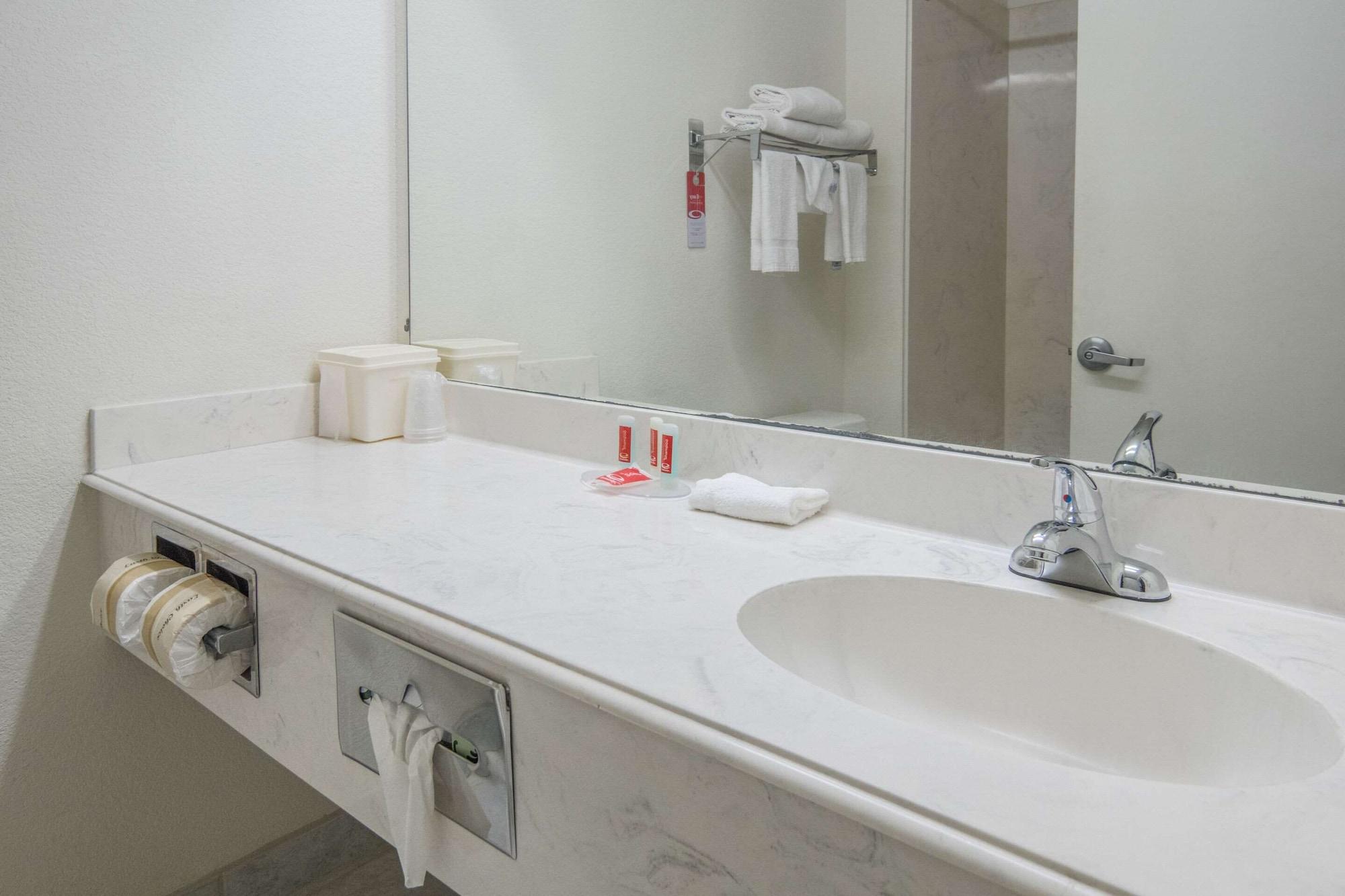 Econo Lodge וות'רפורד מראה חיצוני תמונה