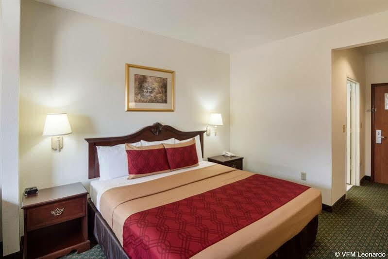 Econo Lodge וות'רפורד מראה חיצוני תמונה