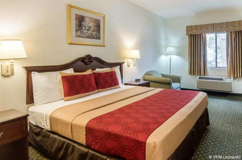 Econo Lodge וות'רפורד מראה חיצוני תמונה